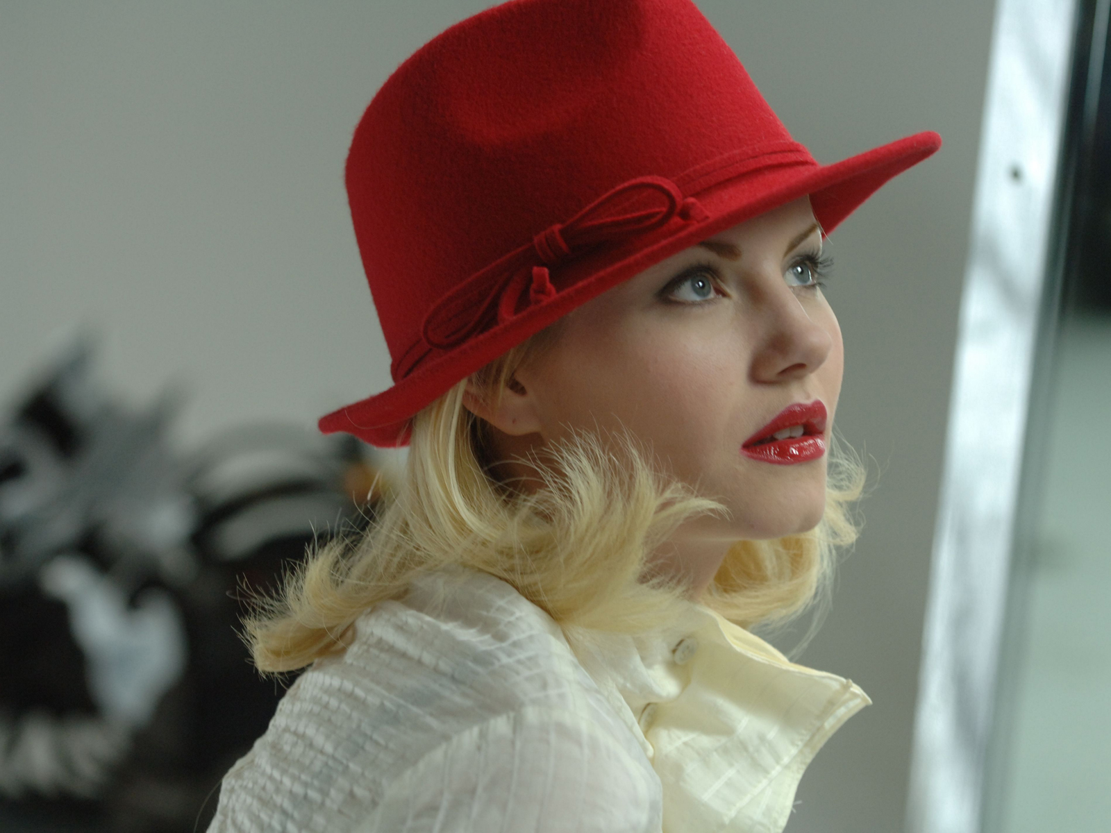elisha-cuthbert-13